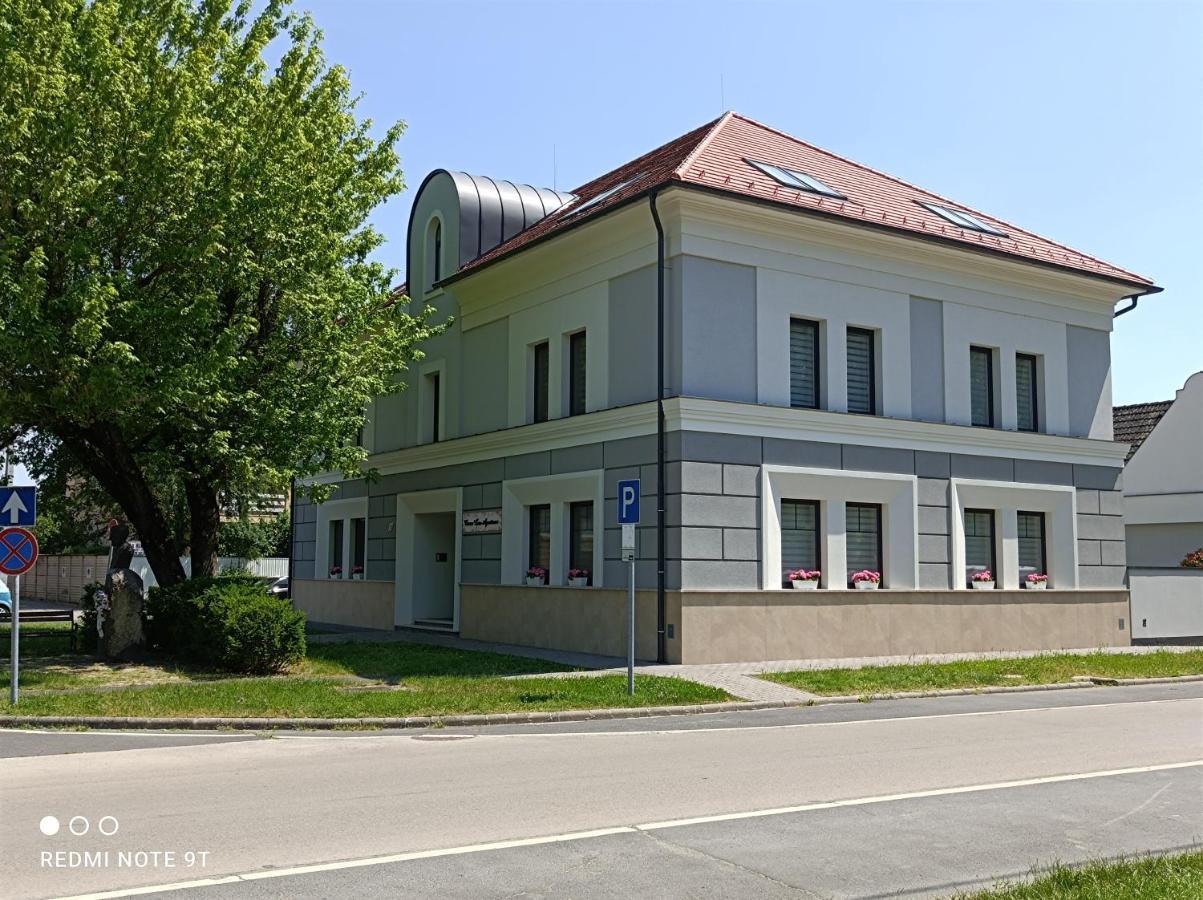 Corso Lux Apartman Гюла Екстериор снимка