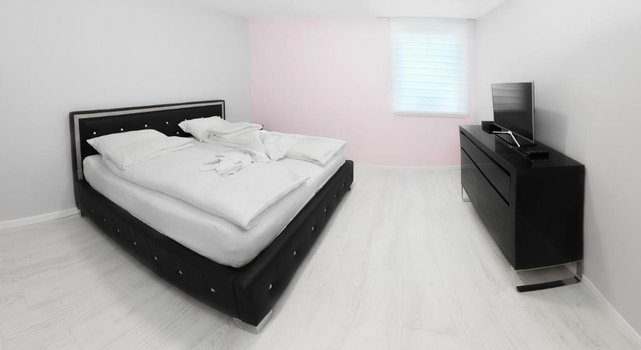 Corso Lux Apartman Гюла Екстериор снимка