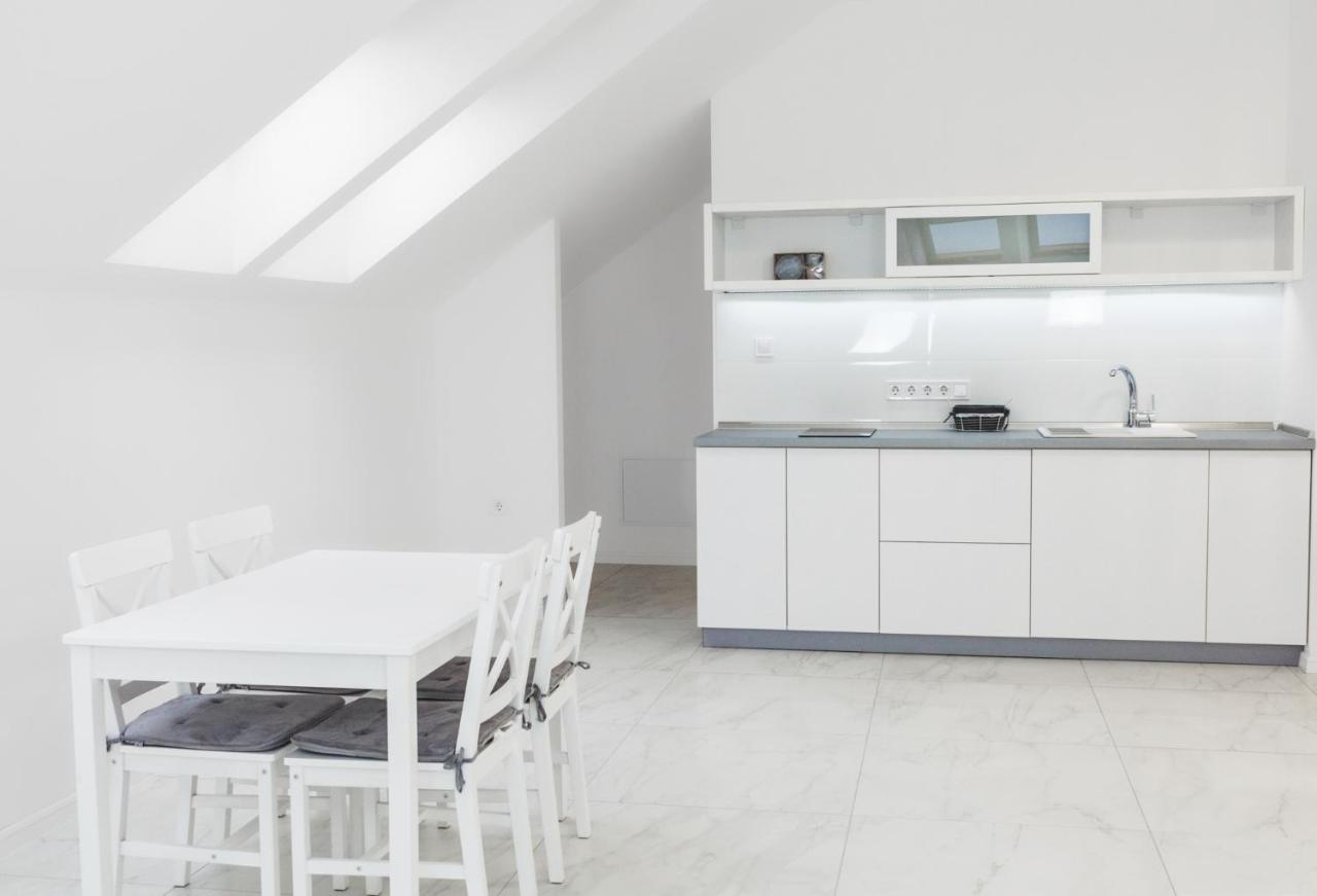 Corso Lux Apartman Гюла Екстериор снимка